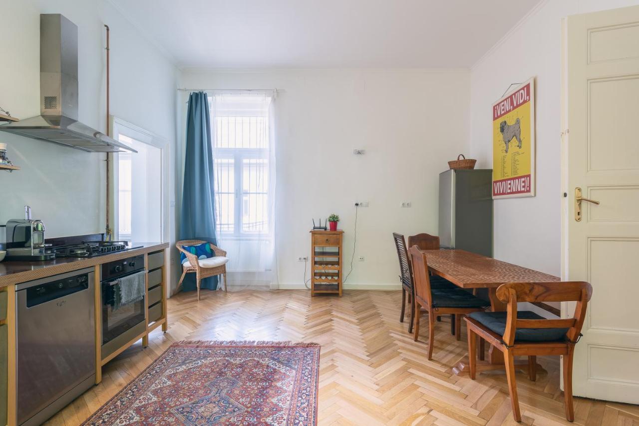 Bright & Spacious Loft With Basilica View 부다페스트 외부 사진